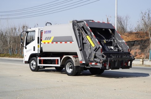 福田领航M5蓝牌压缩垃圾车_蓝牌压缩垃圾车厂家