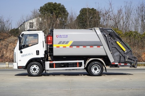 福田领航M5蓝牌压缩垃圾车_蓝牌压缩垃圾车厂家