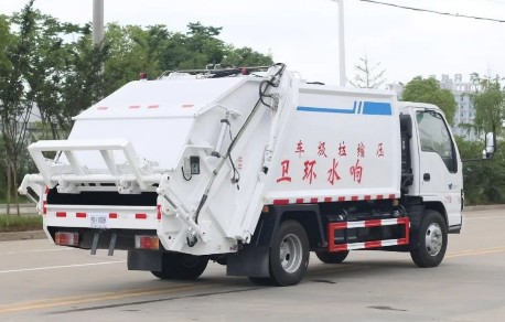 庆铃五十铃600P国六6方压缩式垃圾车_压缩式垃圾车生产厂家