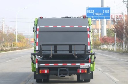 上汽跃进C500国六8方压缩式垃圾车_压缩式垃圾车生产厂家