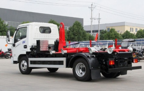跃进勾臂垃圾车_新能源纯电动勾臂垃圾_绿牌勾臂垃圾车