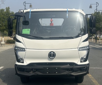 飞碟奥驰W7车厢可卸式垃圾车_国六勾臂垃圾车厂家