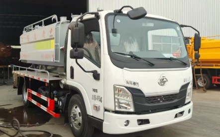 东风柳汽蓝牌清洗吸污车_4+2清洗吸污车