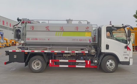 东风柳汽蓝牌清洗吸污车_4+2清洗吸污车
