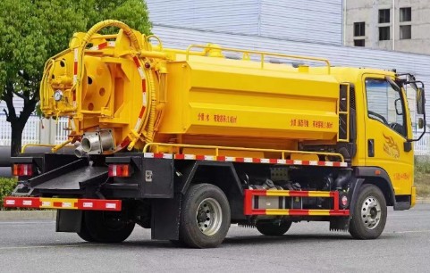 重汽豪曼蓝牌清洗吸污车_2650mm高度清洗吸污车