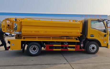 重汽豪曼蓝牌清洗吸污车_玉柴160马力可下地库清洗吸污车