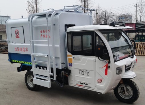 3.8方纯电动侧挂桶垃圾车