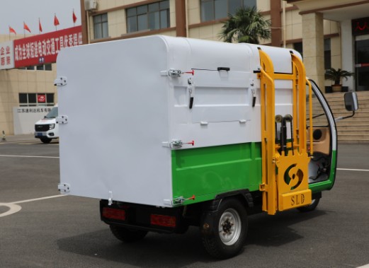 4立方全封闭三轮挂桶垃圾车
