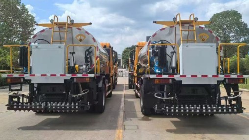 陕汽德龙X3000沥青洒布车_10方出口型楚胜牌沥青洒布车