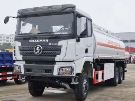 陕汽德龙X3000后八轮油罐车_出口型楚胜牌20方油罐车