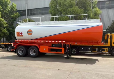 40方运油半挂油罐车多少钱?_半挂油罐车35吨价格_半挂油罐车30吨多少钱一辆?