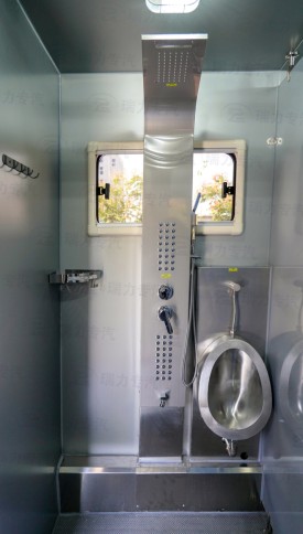 重汽汕德卡淋浴车