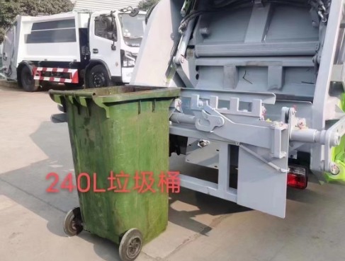 蓝牌压缩垃圾车_东风途逸4方压缩垃圾车