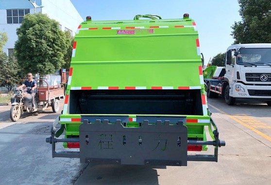 8-10方压缩垃圾车_东风多利卡D7压缩垃圾车