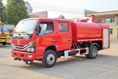 东风多利卡5方消防洒水车