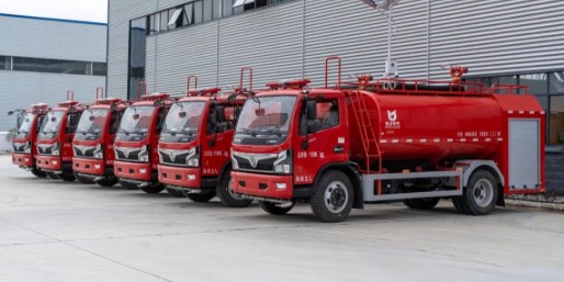东风大多利卡8方消防洒水车