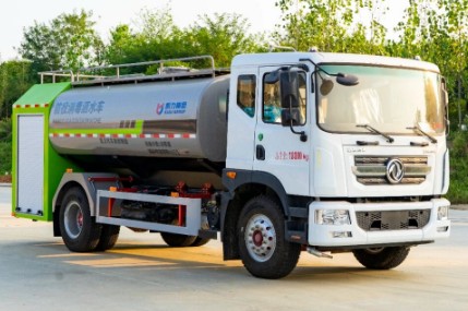 东风多利卡D9型12方消防洒水车
