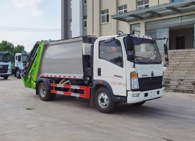 王力8方压缩垃圾车_重汽豪沃8方压缩垃圾车