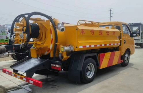 东风大途逸4方清洗吸污车（分体罐）_4方蓝牌清洗吸污车