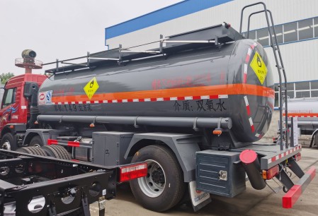 解放小三轴氧化物罐车_拉双氧水不锈钢罐车_过氧化氢罐式运输车