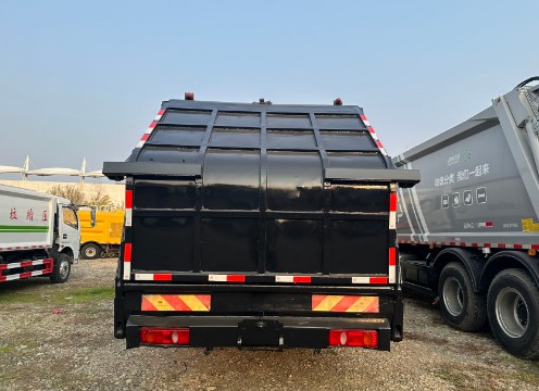 二手东风天锦压缩垃圾车(大落地斗)