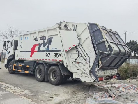 二手东风天龙后双桥22方压缩垃圾车_二手福龙马压缩垃圾车