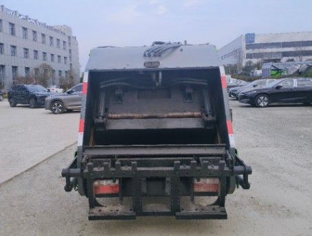 二手东风途逸4.5方压缩垃圾车_二手4.5方蓝牌压缩垃圾车