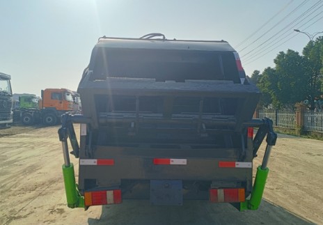 二手东风途逸4.5方压缩垃圾车_二手4.5方蓝牌压缩垃圾车