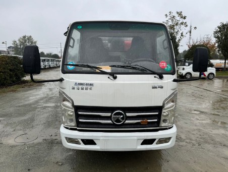 二手凯马4方压缩垃圾车_二手4方蓝牌压缩垃圾车