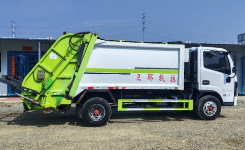 二手东风小多利卡7方压缩垃圾车_二手程力7方压缩垃圾车