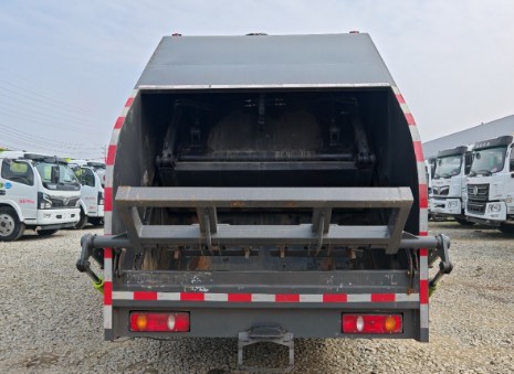 二手东风天锦15方压缩垃圾车_二手全新15方压缩垃圾车