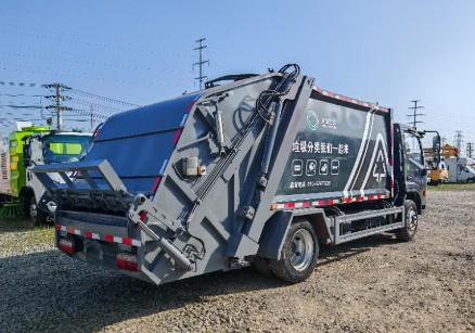 二手东风多利卡10方压缩垃圾车_二手程力10方压缩垃圾车