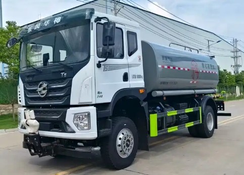 西藏拉萨15方6缸机洒水车_东风15方六缸机洒水车