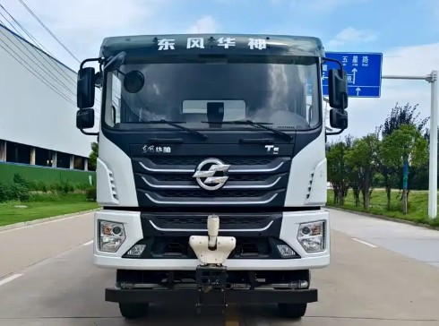 西藏拉萨15方6缸机洒水车_东风15方六缸机洒水车