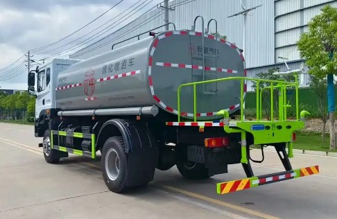 西藏拉萨15方6缸机洒水车_东风15方六缸机洒水车