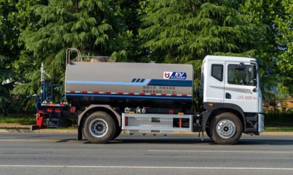 东风华神12方纯电动洒水车_凯力风KLF5186GPSBEV型纯电动绿化喷洒车