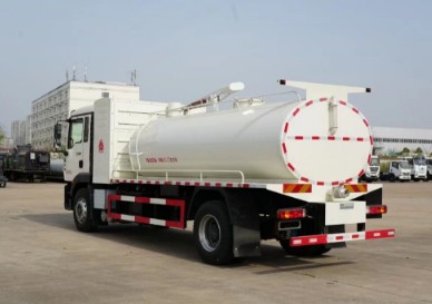 重汽豪沃TX5纯电动吸粪车_楚胜12方新能源吸粪车