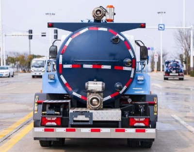 上汽跃进纯电动吸粪车_5.2方纯电动吸粪车