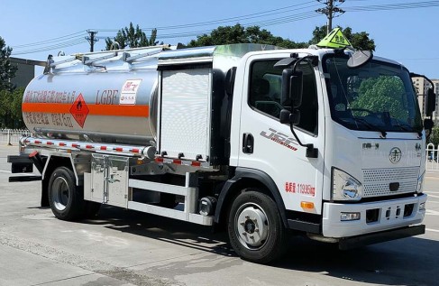 国六6吨解放J6F飞机加油车_CLQ5122GJY6CAF型飞机加油车 